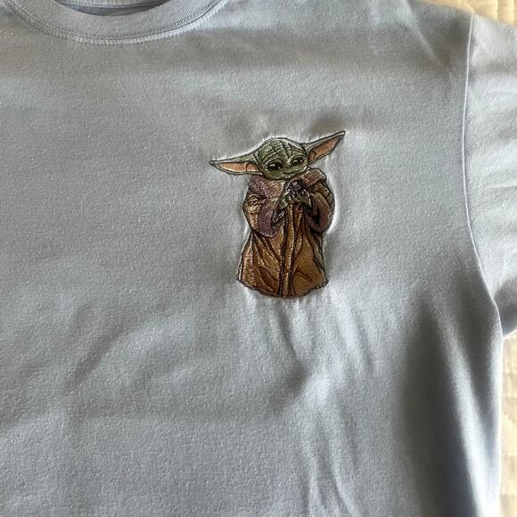 Star Wars Mandalorian Graphic Short Sleeves Embroidered Shirt Sz XS - Picture 3 of 5